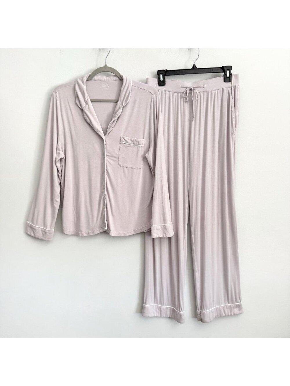 Cozy Earth Light Purple Bamboo Pajama Set Long Sleeve Shirt Pants Women’s Medium